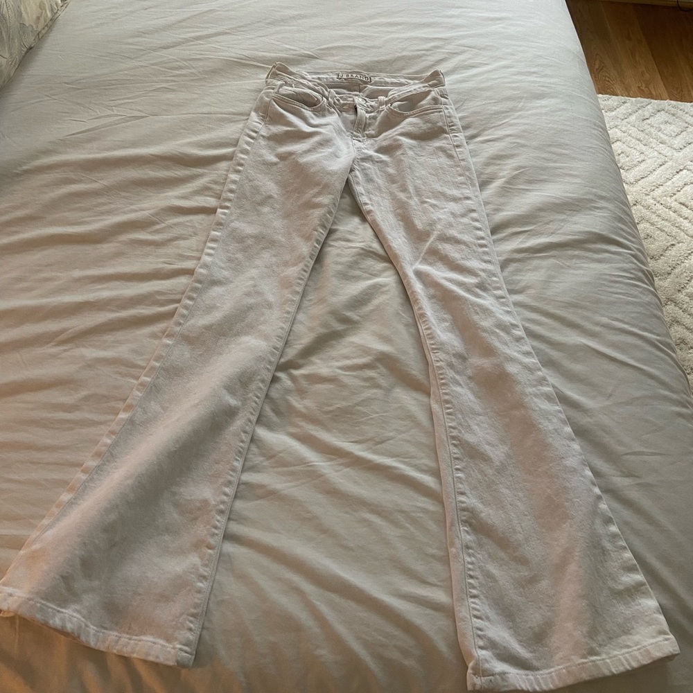 J BRAND - white flared jeans. Size 26